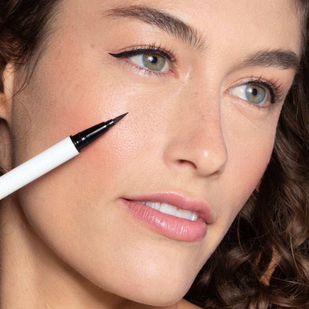 Clean Line Liquid Liner - Midnight Express - NaturelleShop.com