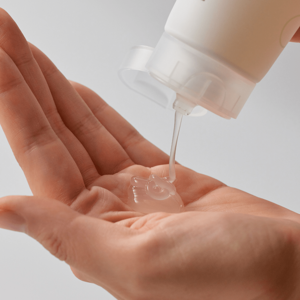 Calming Salicylic Acid Cleanser - NaturelleShop.com - Face Republic