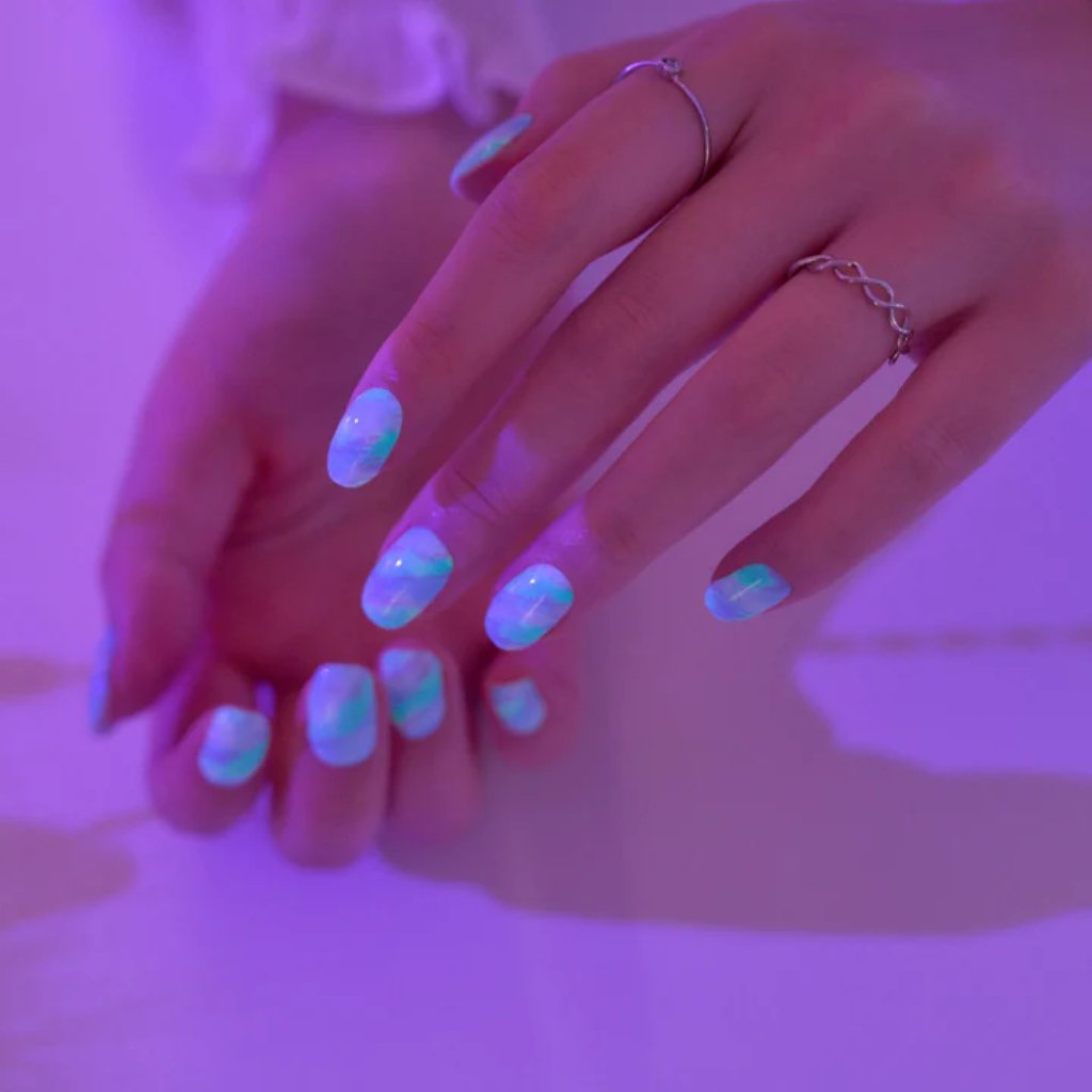 Gel Nail Sticker - Cloudy Neon Glow - NaturelleShop.com - ÉDGEU