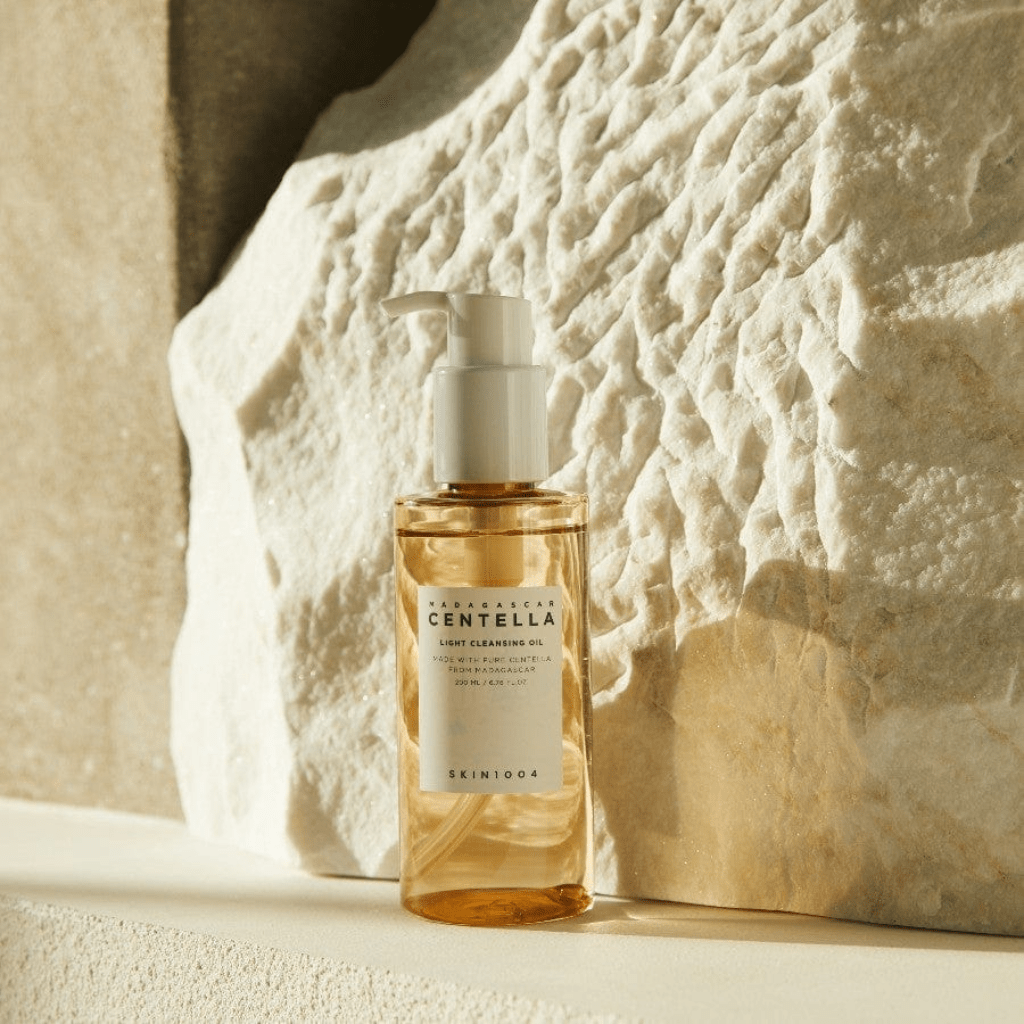 Madagascar Centella Light Cleansing Oil - NaturelleShop.com - SKIN1004