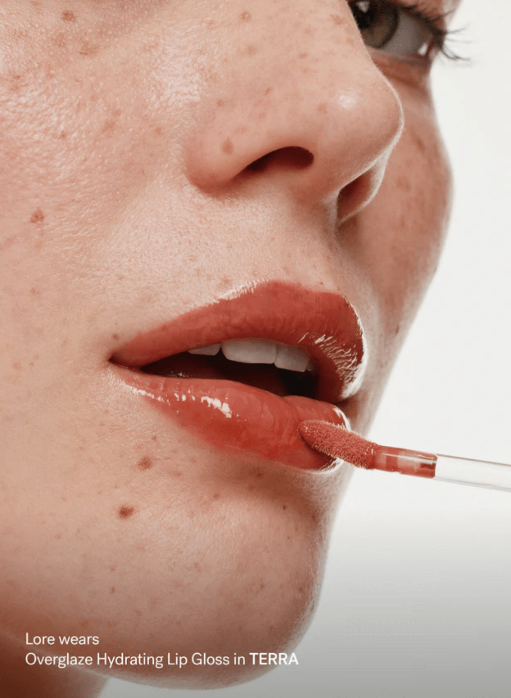 Overglaze Hydrating Lip Gloss - NaturelleShop.com - ILIA Beauty