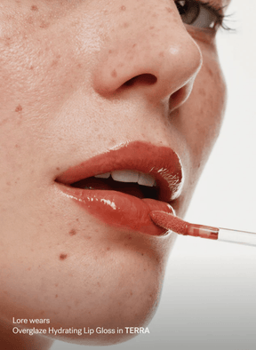 Overglaze Hydrating Lip Gloss - NaturelleShop.com - ILIA Beauty