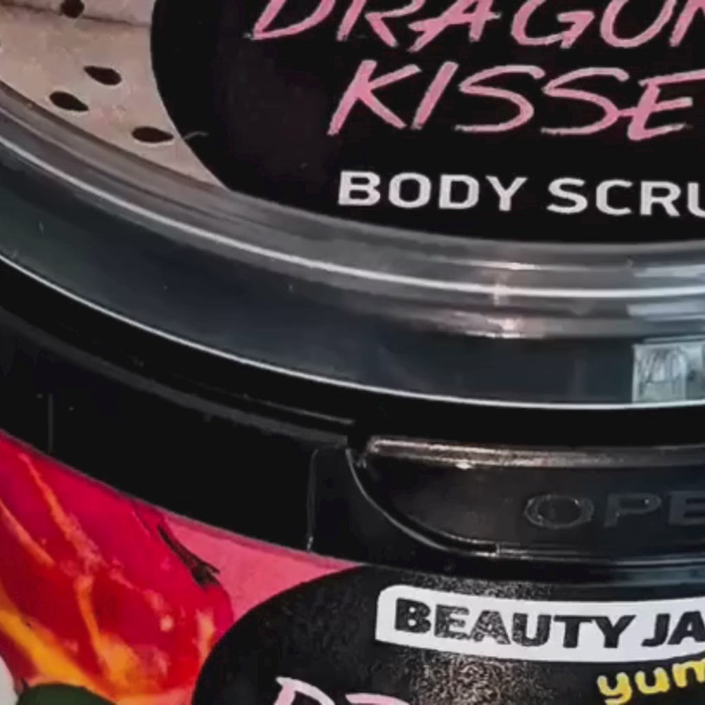 Beauty Jar Yummy! | Dragon's Kisses Refreshing Body Scrub - Naturelle